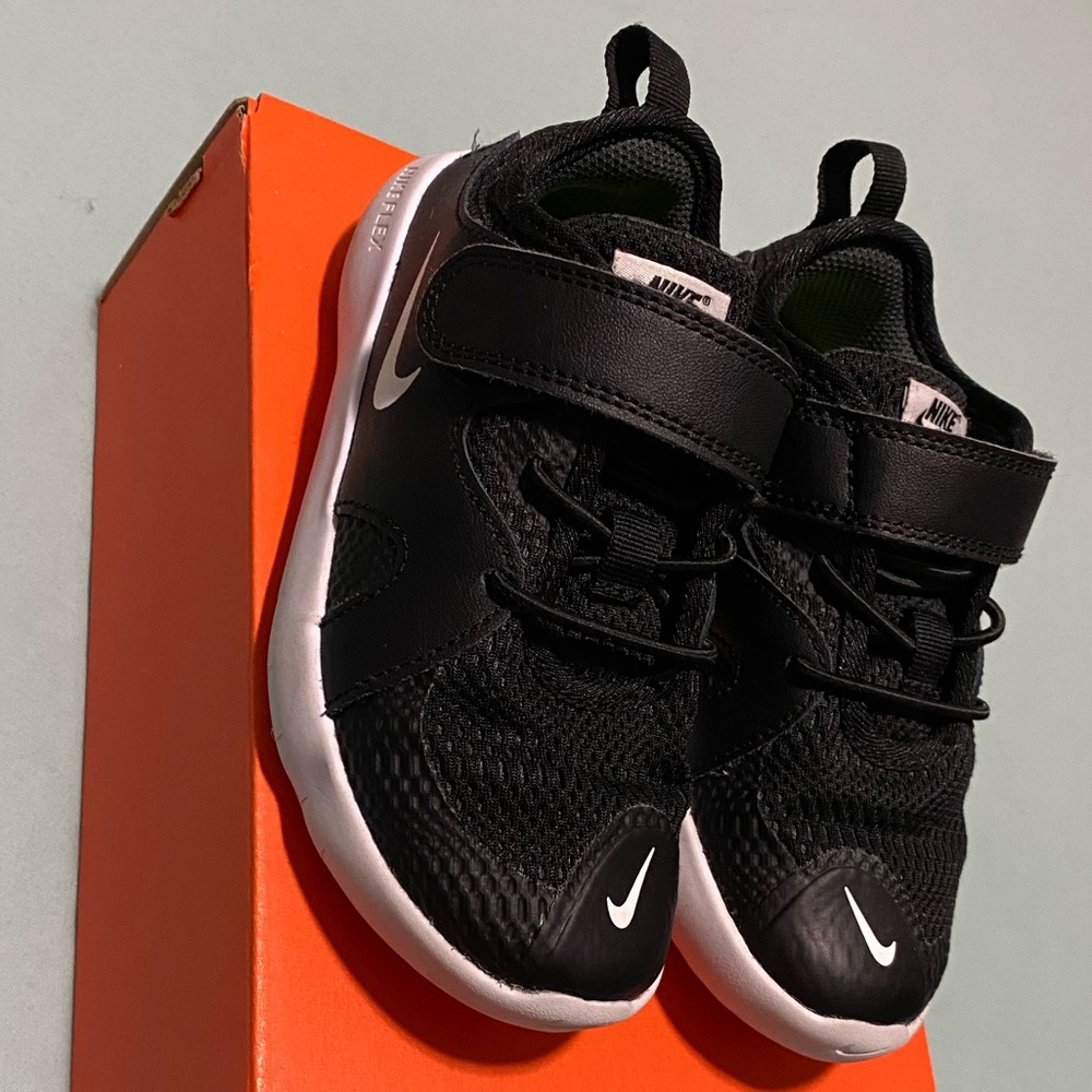 Nike Flex Contact 3 Kids Size 11